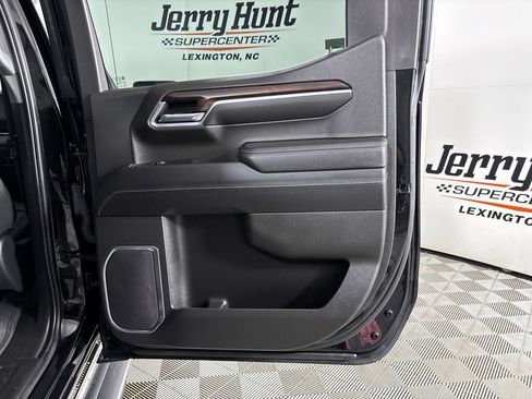 Used 2023 GMC Sierra 1500 SLT w/ SLT Premium Package AWD/4WD image 28