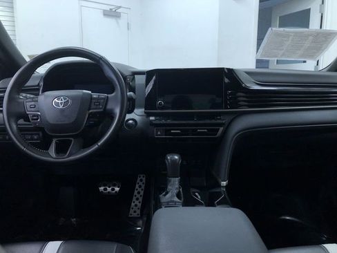 Certified 2025 Toyota Camry SE image 9