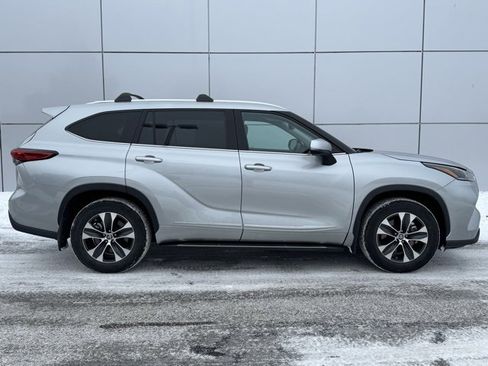 Certified 2021 Toyota Highlander XLE image 41