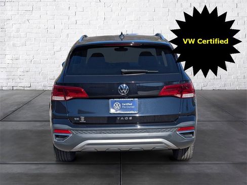 Certified 2023 Volkswagen Taos SE w/ Panoramic Sunroof Package image 6