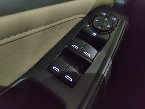 Used 2022 Chevrolet Traverse LS w/ Midnight/Sport Edition FWD image 27