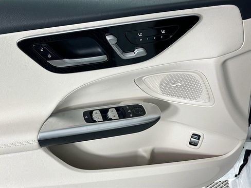 New 2026 Mercedes-Benz C 300 4MATIC Sedan image 17