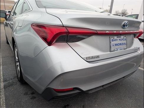 Used 2021 Toyota Avalon XLE image 19
