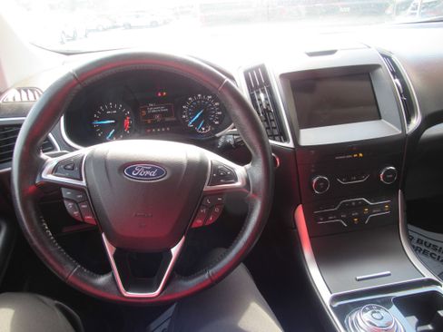 Used 2019 Ford Edge SEL FWD image 16
