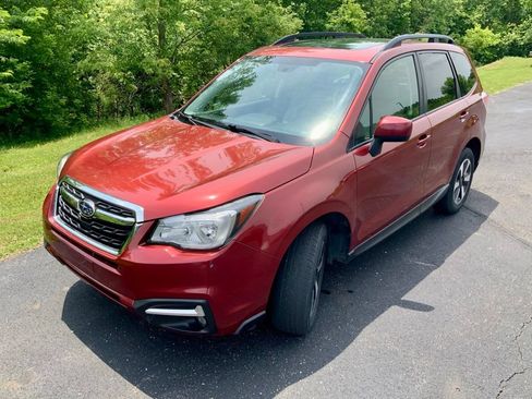 Used 2017 Subaru Forester 2.5i Premium AWD/4WD image 5