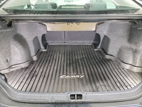 Used 2017 Toyota Camry SE image 25