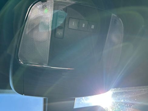 Used 2019 Dodge Charger R/T w/ Blacktop Package image 20