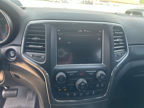 Used 2018 Jeep Grand Cherokee Altitude image 9