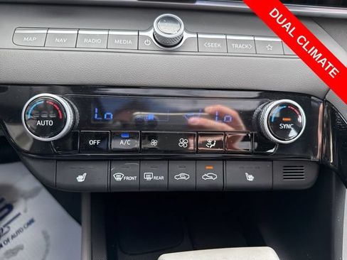Certified 2024 Hyundai Elantra SEL w/ Convenience Package FWD image 10