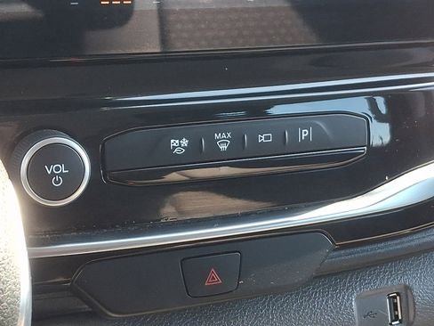 Used 2023 Ford Transit 350 XLT image 24