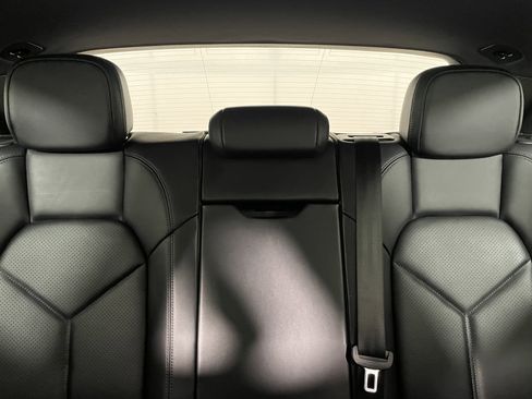 Certified 2026 Porsche Macan AWD/4WD image 16