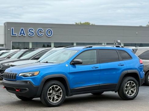 Used 2020 Jeep Cherokee Trailhawk w/ Cold Weather Group AWD/4WD image 1