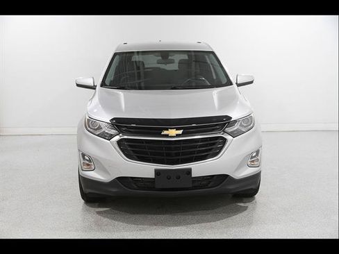 Used 2019 Chevrolet Equinox LT FWD image 2