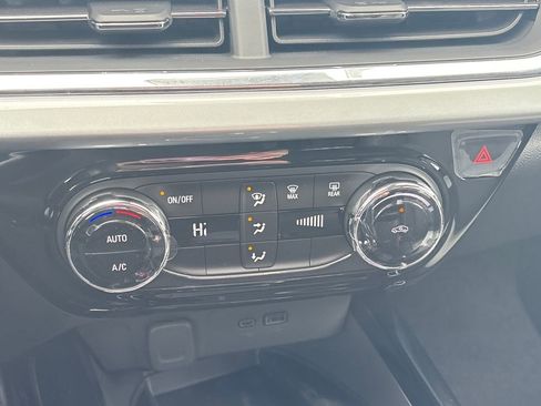 Certified 2026 Chevrolet Trax LT w/ Sunroof Package image 21