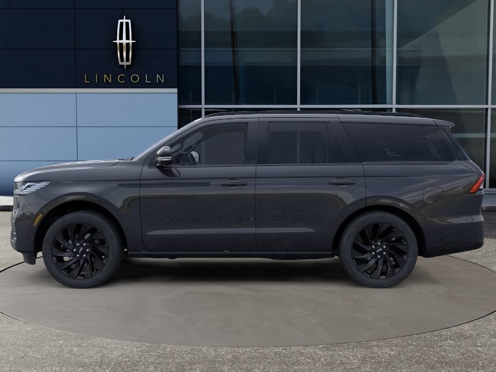 New 2026 Lincoln Navigator Reserve w/ Jet Appearance Package AWD/4WD image 3