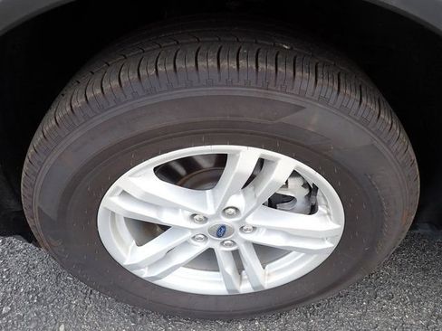Used 2023 Ford Explorer XLT AWD/4WD image 13