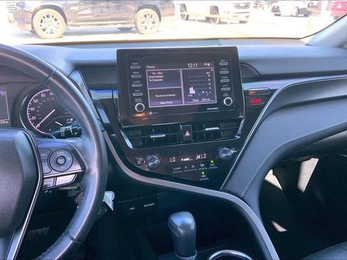 Used 2023 Toyota Camry SE image 6