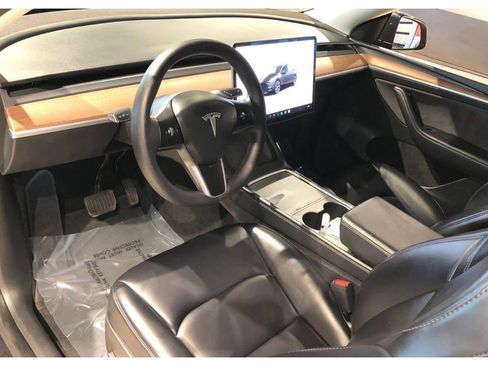 Used 2024 Tesla Model Y Long Range image 18