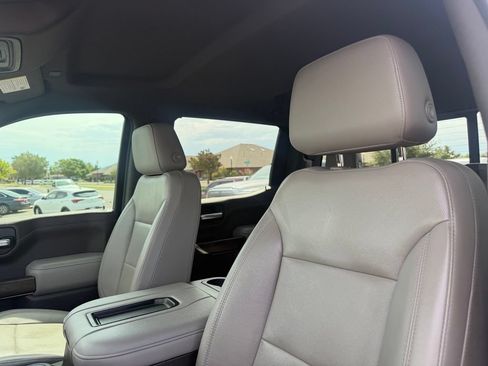 Used 2019 GMC Sierra 1500 SLT w/ SLT Premium Plus Package AWD/4WD image 32