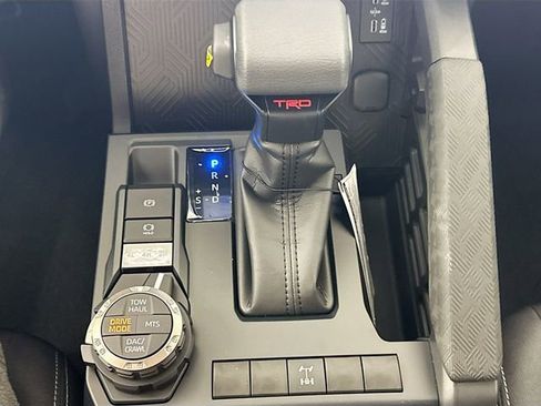 Used 2025 Toyota Tacoma TRD Off-Road image 16