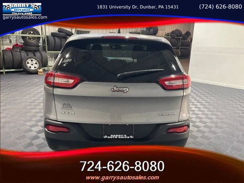 Used 2016 Jeep Cherokee Sport image 6