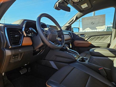 New 2026 GMC Canyon AT4 w/ AT4 Premium Package image 10