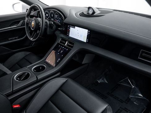 Certified 2025 Porsche Taycan 4S image 13