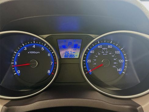 Used 2015 Hyundai Tucson SE FWD image 2