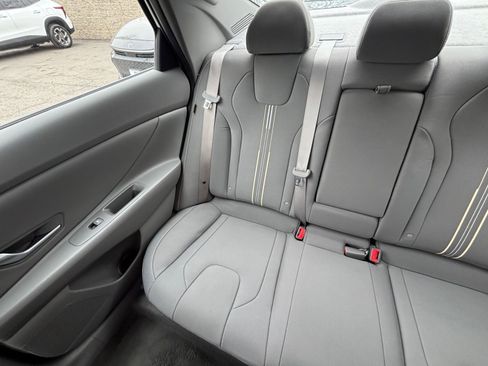 Used 2025 Hyundai Elantra SEL image 42