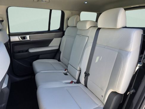 New 2026 Hyundai Santa Fe SE FWD image 16