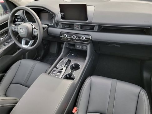 New 2025 Honda Pilot Touring image 20