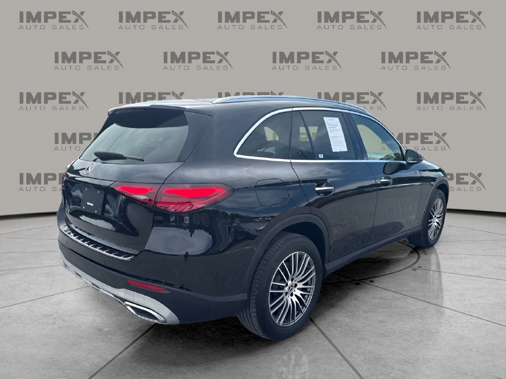 Used 2025 Mercedes-Benz GLC 300 image 3