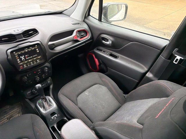 Used 2023 Jeep Renegade Trailhawk AWD/4WD image 19