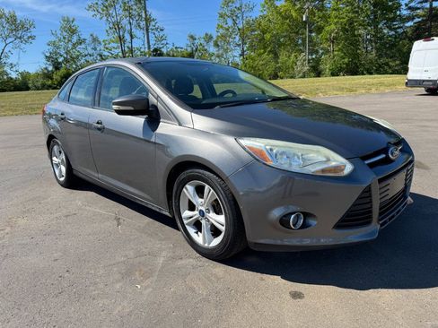 Used 2014 Ford Focus SE FWD image 7