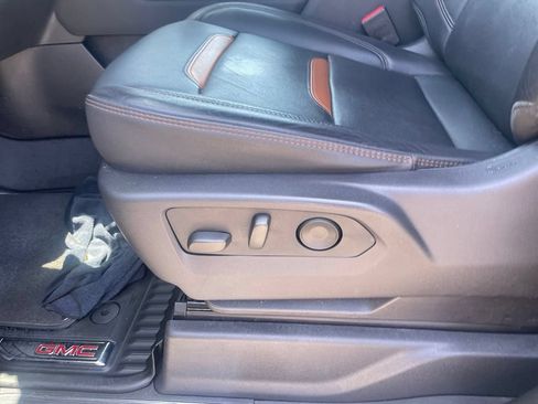 Used 2025 GMC Sierra 1500 AT4 w/ AT4 Premium Package AWD/4WD image 10