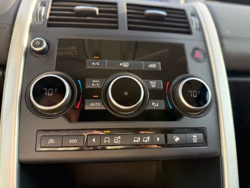 Used 2017 Land Rover Discovery Sport SE AWD/4WD image 17