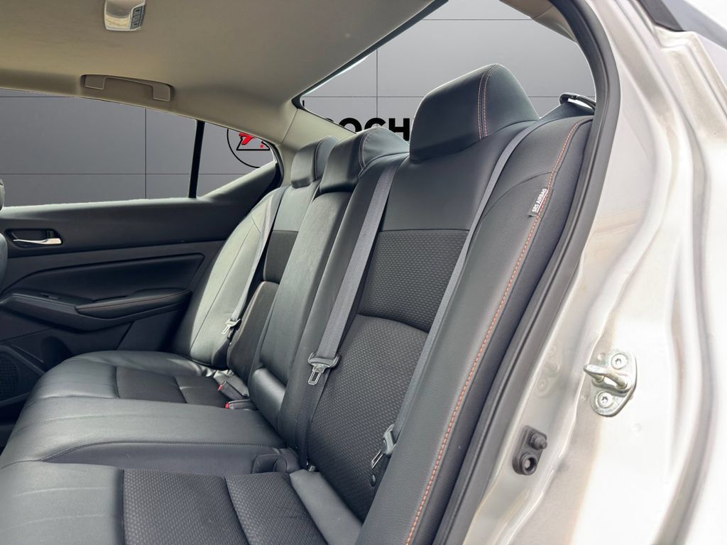 Used 2021 Nissan Altima 2.5 SR w/ SR Premium Package FWD image 18