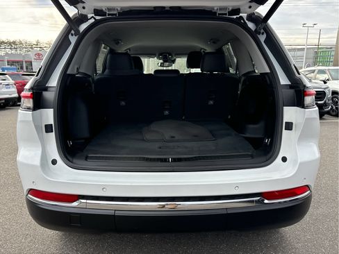 Used 2023 Jeep Grand Cherokee Limited image 33