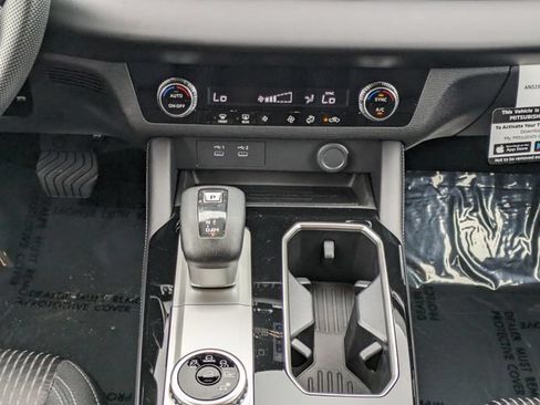 New 2026 Mitsubishi Outlander ES FWD image 18