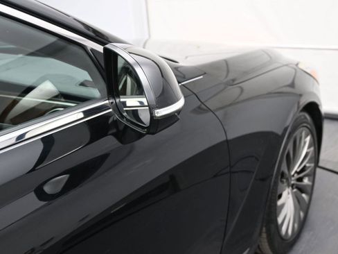 Used 2017 Genesis G90 3.3T Premium image 15