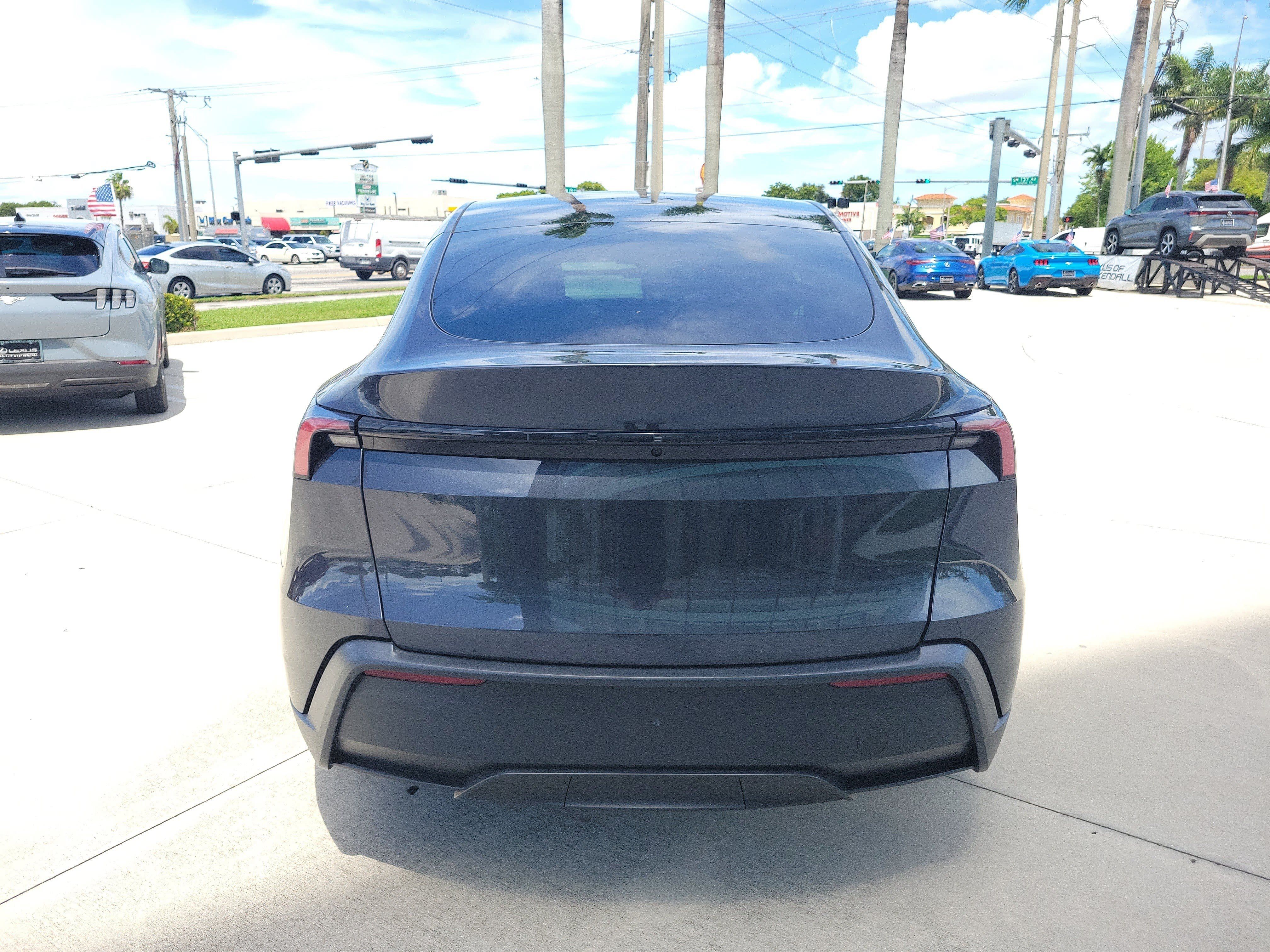 Used 2026 Tesla Model Y 2WD image 7