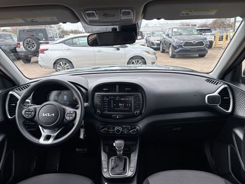 Used 2025 Kia Soul LX w/ LX Technology Package image 31