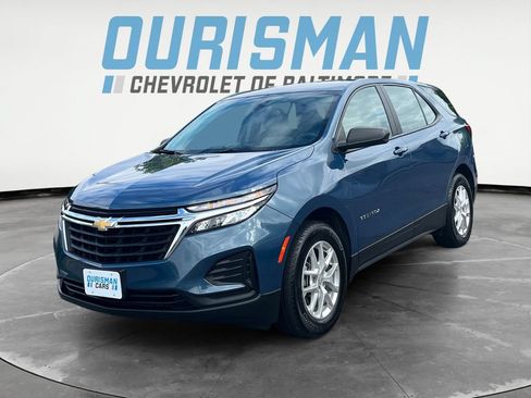 Used 2024 Chevrolet Equinox LS w/ Driver Confidence II Package FWD image 2