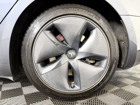 Used 2018 Tesla Model 3 Long Range RWD image 22