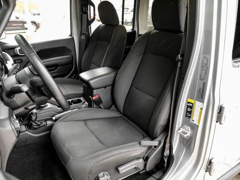 Used 2021 Jeep Wrangler Unlimited Sport image 8