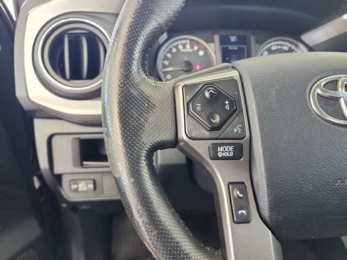 Used 2018 Toyota Tacoma SR5 RWD image 13