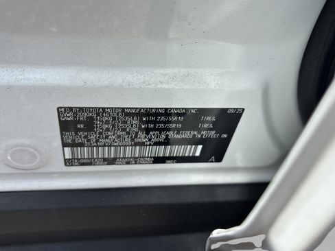 Used 2025 Toyota RAV4 XLE Premium AWD/4WD image 17