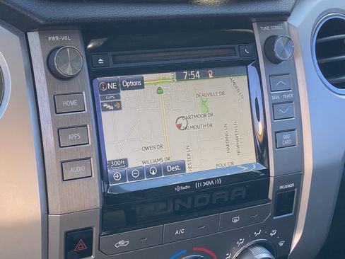 Used 2017 Toyota Tundra SR5 image 6