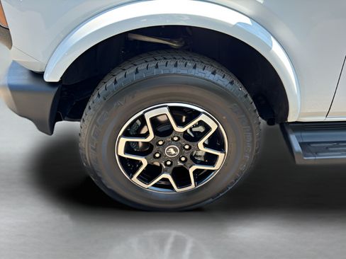 Used 2025 Ford Bronco Outer Banks AWD/4WD image 24