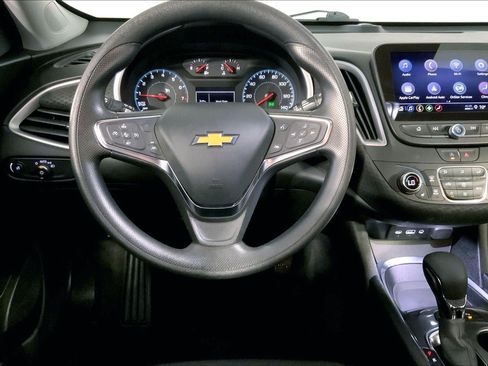 Used 2025 Chevrolet Malibu LT FWD image 5